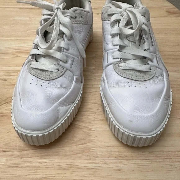 SALE! Women’s Puma White Golf Shoes - Picture 2 of 5